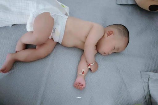 内蒙古宝宝积食发烧怎么处理